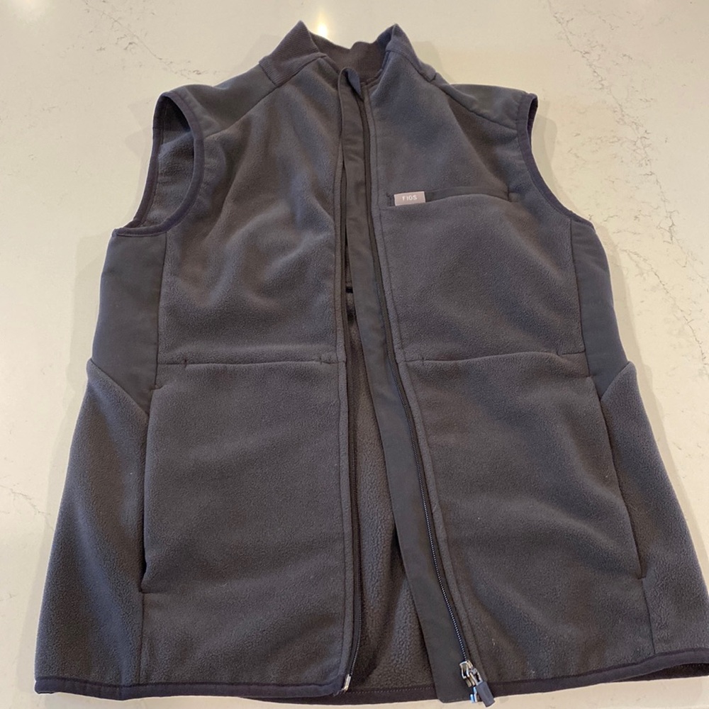 Figs on shift fleece vest